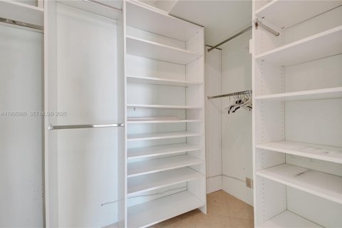 Купить кондоминиум в Авентура, Флорида 2 спальни, 117.99м2, № 1993479 - фото 28