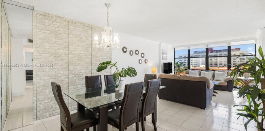 Condominio en Hallandale Beach, Florida, 2 dormitorios  № 1790259