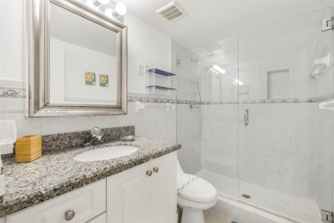 Condominio en venta en Hallandale Beach, Florida, 2 dormitorios, 94.76 m2 № 1790259 - foto 3