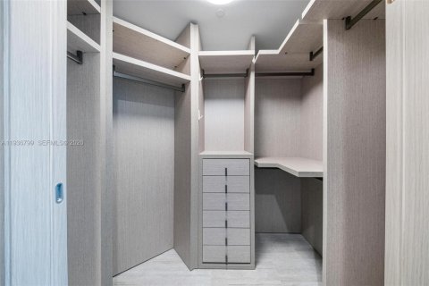 Купить кондоминиум в Майами, Флорида 2 спальни, 125.98м2, № 1995285 - фото 13