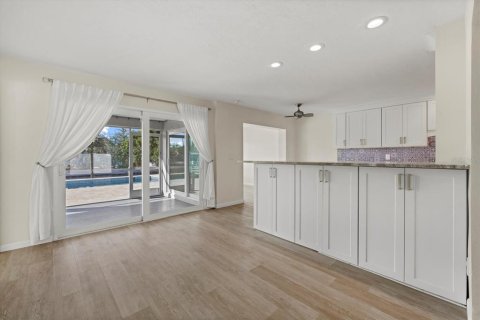 House in Sarasota, Florida 3 bedrooms, 183.2 sq.m. № 1858031 - photo 29