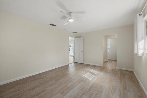 House in Sarasota, Florida 3 bedrooms, 183.2 sq.m. № 1858031 - photo 15