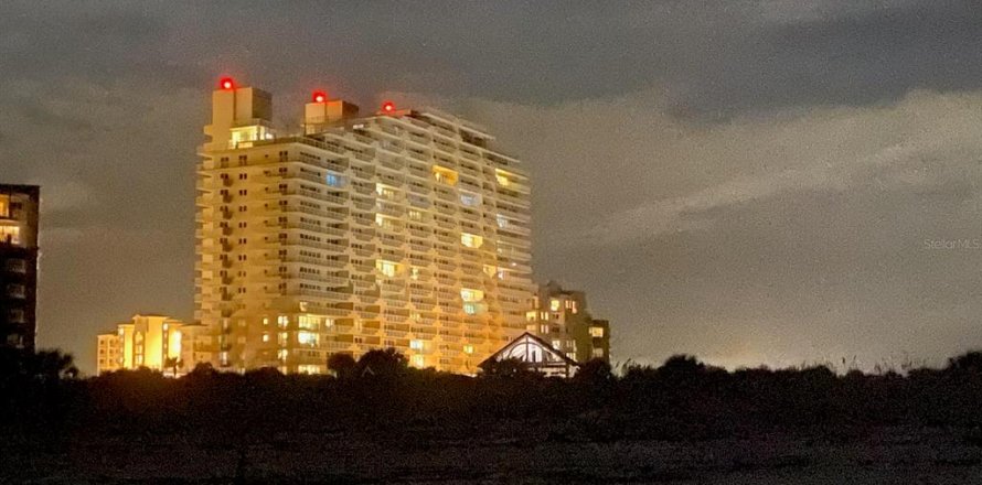 Condominio en New Smyrna Beach, Florida, 1 dormitorio  № 2322980