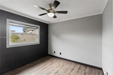 Casa en venta en Miami, Florida, 3 dormitorios, 156.08 m2 № 1992817 - foto 24