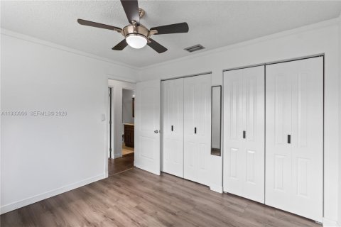 Casa en venta en Miami, Florida, 3 dormitorios, 156.08 m2 № 1992817 - foto 27