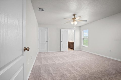 House in Poinciana, Florida 5 bedrooms, 183.48 sq.m. № 2284426 - photo 15