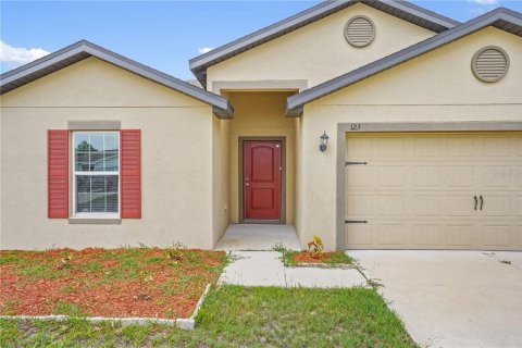 House in Poinciana, Florida 5 bedrooms, 183.48 sq.m. № 2284426 - photo 5