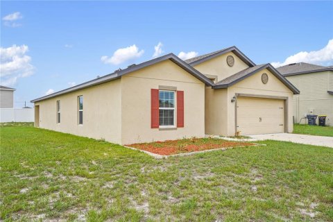 House in Poinciana, Florida 5 bedrooms, 183.48 sq.m. № 2284426 - photo 3