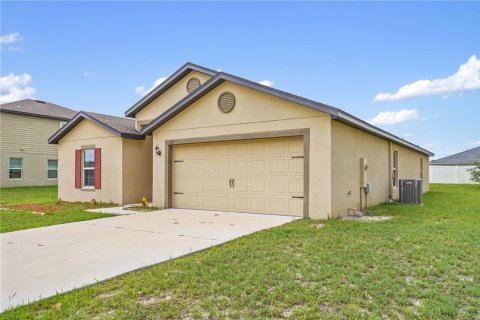 House in Poinciana, Florida 5 bedrooms, 183.48 sq.m. № 2284426 - photo 4