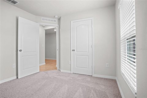 House in Poinciana, Florida 5 bedrooms, 183.48 sq.m. № 2284426 - photo 26
