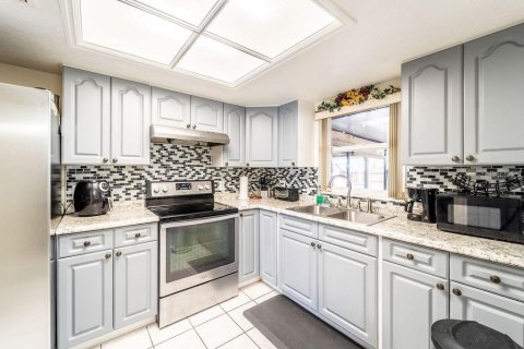 Villa ou maison à vendre à Deltona, Floride: 3 chambres, 108.51 m2 № 1760344 - photo 12