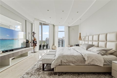 Condo in North Miami Beach, Florida, 3 bedrooms № 1990013 - photo 14