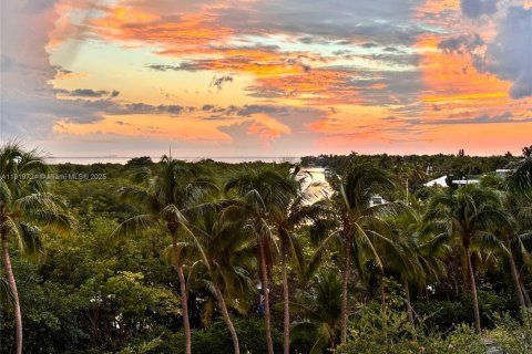 Condo in Key Biscayne, Florida, 2 bedrooms  № 1974788 - photo 3