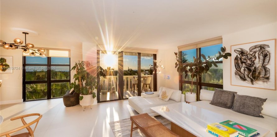 Condo in Key Biscayne, Florida, 2 bedrooms  № 1974788