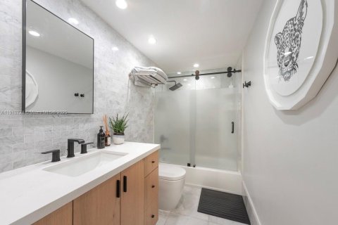 Condo in Key Biscayne, Florida, 2 bedrooms  № 1974788 - photo 15