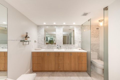 Condo in Key Biscayne, Florida, 2 bedrooms  № 1974788 - photo 12