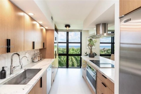 Condo in Key Biscayne, Florida, 2 bedrooms  № 1974788 - photo 7