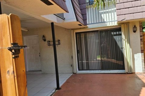 Townhouse in Boca Raton, Florida 3 bedrooms, 134.62 sq.m. № 1957192 - photo 1