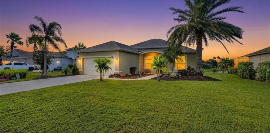 House in Parrish, Florida 2 bedrooms, 152.36 sq.m. № 2429497