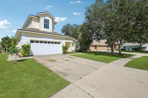 House in Brooksville, Florida 3 bedrooms, 199.28 sq.m. № 2121382 - photo 4