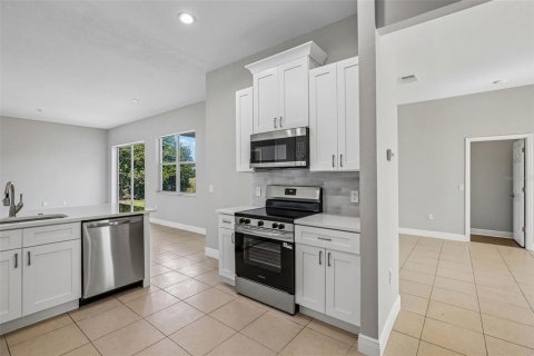 House in Brooksville, Florida 3 bedrooms, 199.28 sq.m. № 2121382 - photo 11