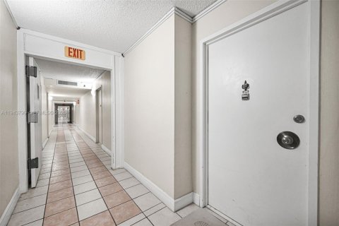 Снять в аренду кондоминиум в Майами-Бич, Флорида 1 спальня, 93.83м2, № 2002338 - фото 28