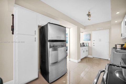 Снять в аренду кондоминиум в Майами-Бич, Флорида 1 спальня, 93.83м2, № 2002338 - фото 13