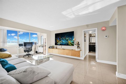 Снять в аренду кондоминиум в Майами-Бич, Флорида 1 спальня, 93.83м2, № 2002338 - фото 6