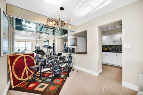 Снять в аренду кондоминиум в Майами-Бич, Флорида 1 спальня, 93.83м2, № 2002338 - фото 9