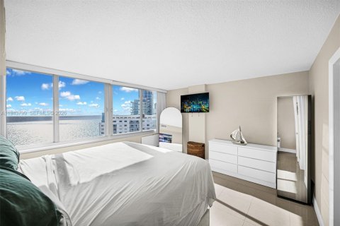 Снять в аренду кондоминиум в Майами-Бич, Флорида 1 спальня, 93.83м2, № 2002338 - фото 20