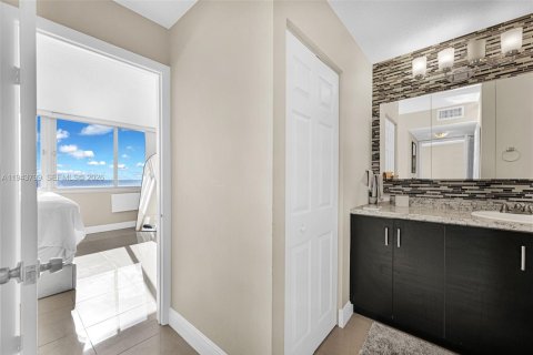 Снять в аренду кондоминиум в Майами-Бич, Флорида 1 спальня, 93.83м2, № 2002338 - фото 24