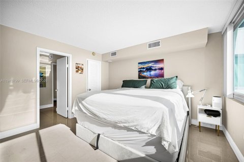 Снять в аренду кондоминиум в Майами-Бич, Флорида 1 спальня, 93.83м2, № 2002338 - фото 22