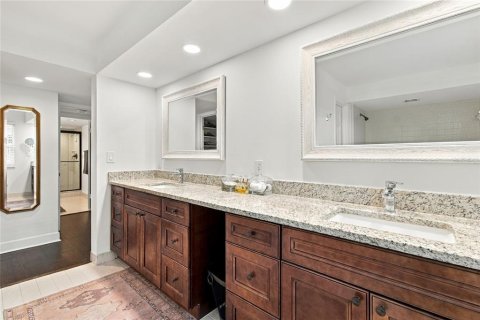 Condo in Clearwater, Florida, 3 bedrooms  № 2401018 - photo 12