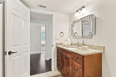 Condo in Clearwater, Florida, 3 bedrooms  № 2401018 - photo 27