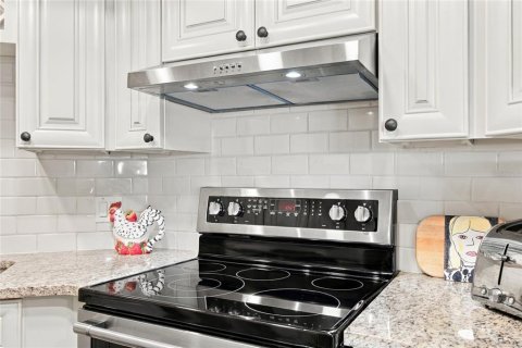 Condo in Clearwater, Florida, 3 bedrooms  № 2401018 - photo 24