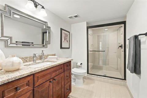 Condo in Clearwater, Florida, 3 bedrooms  № 2401018 - photo 13