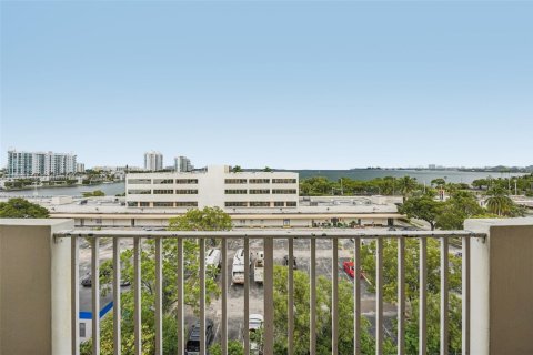 Condominio en venta en North Bay Village, Florida, 1 dormitorio, 76.83 m2 № 1891719 - foto 30