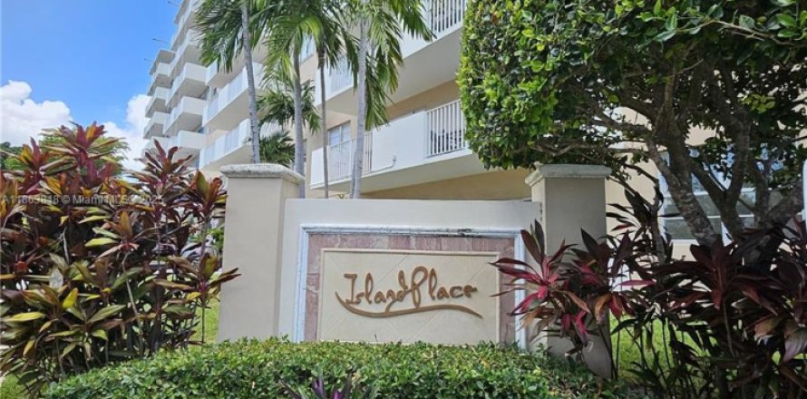 Condominio en North Bay Village, Florida, 1 dormitorio № 1891719