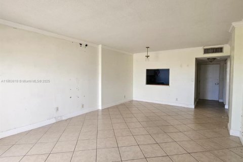 Condominio en venta en North Bay Village, Florida, 1 dormitorio, 76.83 m2 № 1891719 - foto 9