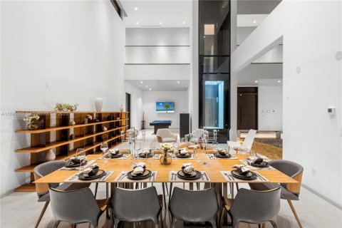 Casa en venta en Hallandale Beach, Florida, 6 dormitorios, 538.18 m2 № 2081493 - foto 15