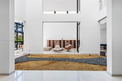 Casa en venta en Hallandale Beach, Florida, 6 dormitorios, 538.18 m2 № 2081493 - foto 19