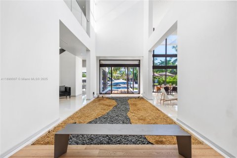 Casa en venta en Hallandale Beach, Florida, 6 dormitorios, 538.18 m2 № 2081493 - foto 25
