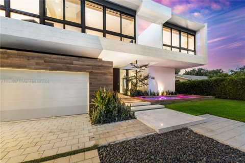 Casa en venta en Hallandale Beach, Florida, 6 dormitorios, 538.18 m2 № 2081493 - foto 7