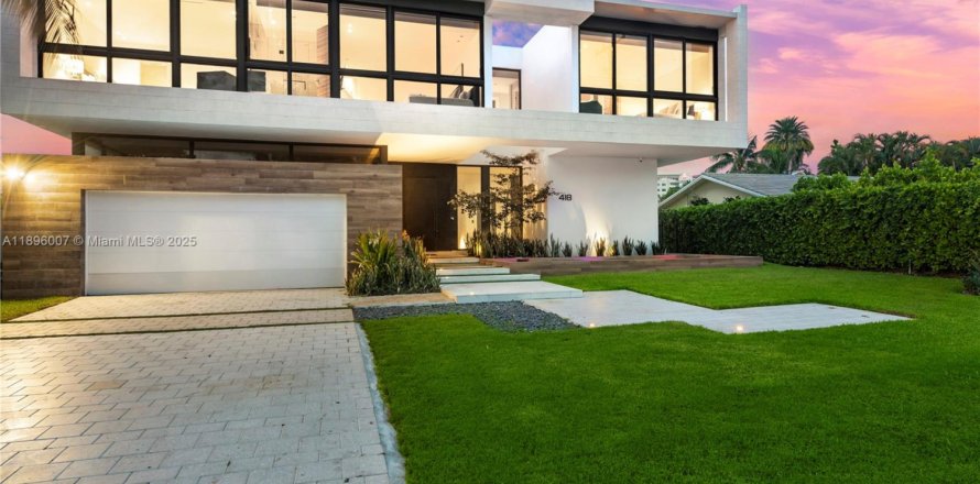 Casa en Hallandale Beach, Florida 6 dormitorios, 538.18 m2 № 2081493