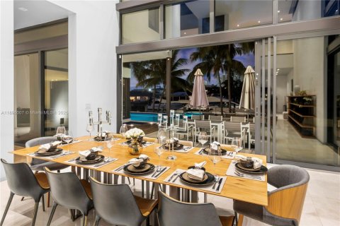 Casa en venta en Hallandale Beach, Florida, 6 dormitorios, 538.18 m2 № 2081493 - foto 14