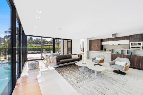 Casa en venta en Hallandale Beach, Florida, 6 dormitorios, 538.18 m2 № 2081493 - foto 24