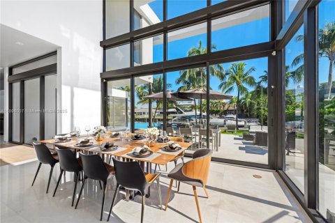 Casa en venta en Hallandale Beach, Florida, 6 dormitorios, 538.18 m2 № 2081493 - foto 17