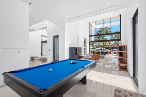Casa en venta en Hallandale Beach, Florida, 6 dormitorios, 538.18 m2 № 2081493 - foto 26