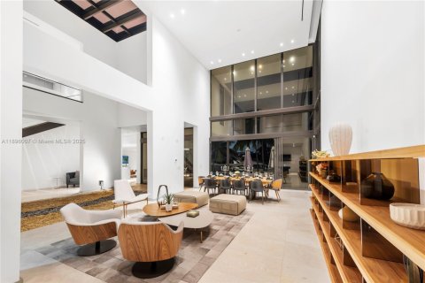 Casa en venta en Hallandale Beach, Florida, 6 dormitorios, 538.18 m2 № 2081493 - foto 10