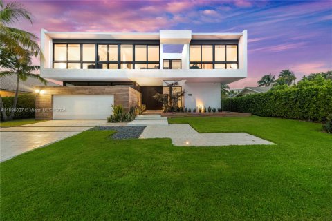 Casa en venta en Hallandale Beach, Florida, 6 dormitorios, 538.18 m2 № 2081493 - foto 4